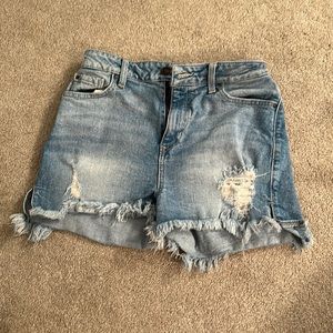 Guess shorts size 27